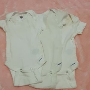 3 piece white short sleeve onesies